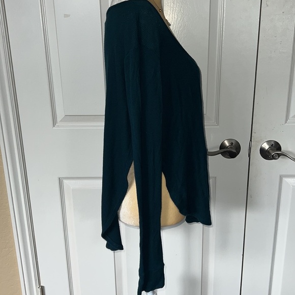 WINDSOR LONG SLEVE KNIT TOP WITH SPLIT SIDES - Picture 5 of 10